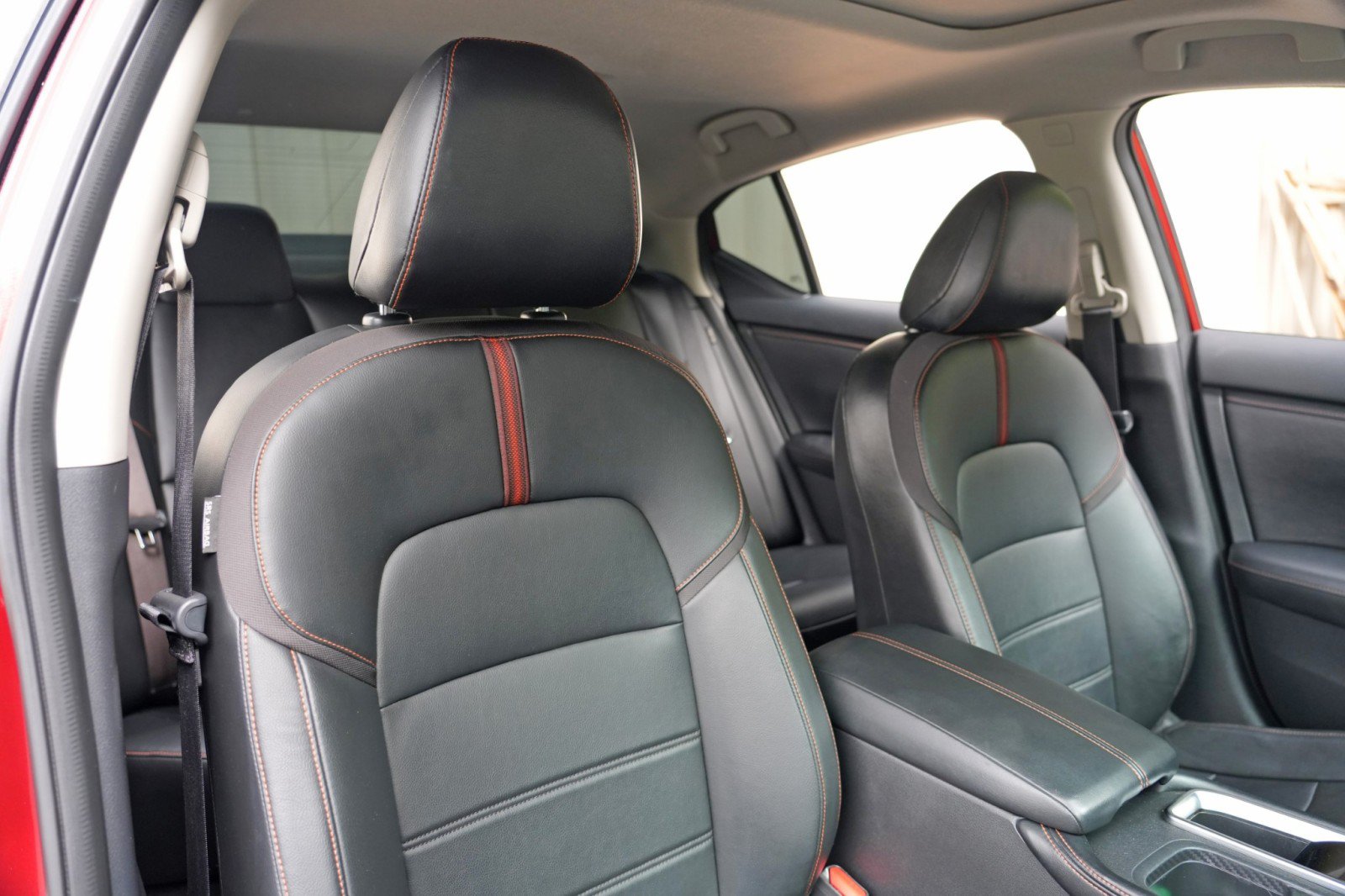 Used 2020 Nissan Sentra SR w/ Premium Package FWD image 33