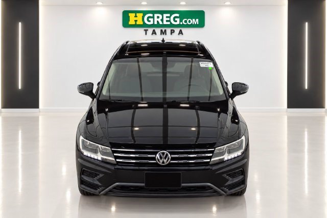 Used 2021 Volkswagen Tiguan SE w/ Panoramic Sunroof Package FWD image 7