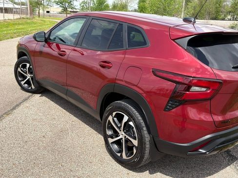 Used 2024 Chevrolet Trax RS w/ Driver Confidence Package FWD image 8