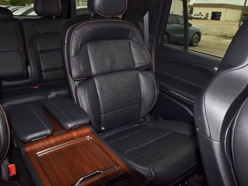 New 2026 Lincoln Navigator L Black Label AWD/4WD image 23