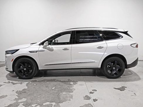 Used 2023 Buick Enclave Essence w/ Experience Buick Package FWD image 4