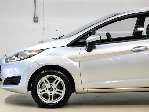 Used 2019 Ford Fiesta SE image 11