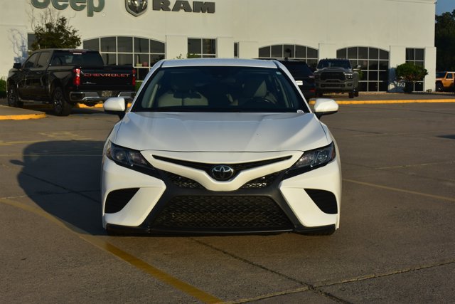 Used 2020 Toyota Camry SE FWD image 2