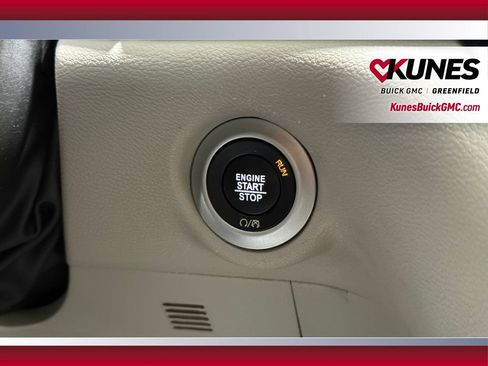Used 2024 Chrysler Pacifica Touring-L FWD image 31