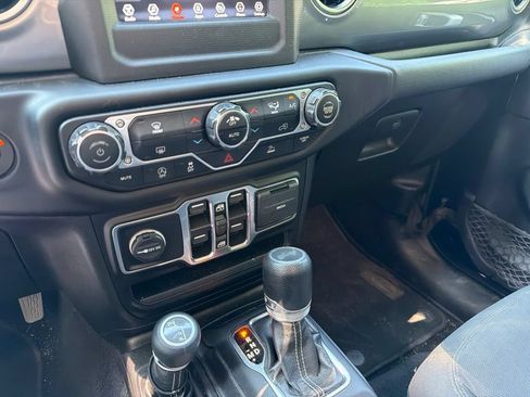 Used 2021 Jeep Wrangler Unlimited Sahara AWD/4WD image 14