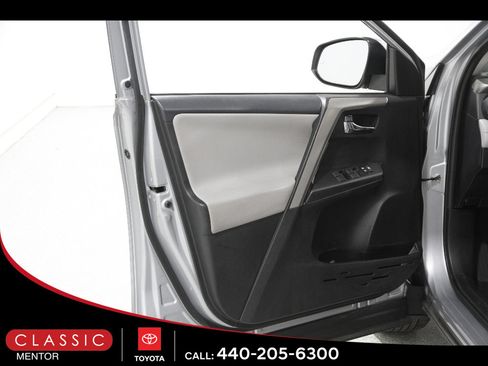 Certified 2018 Toyota RAV4 XLE image 4