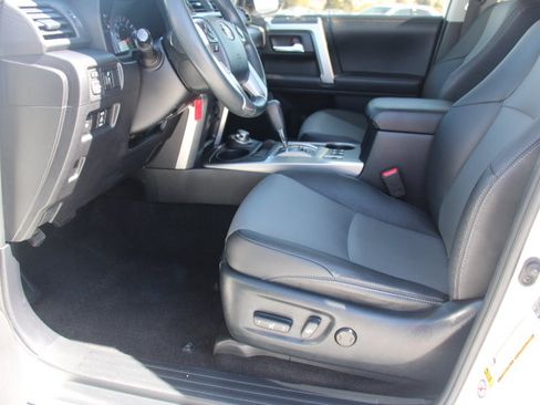 Certified 2019 Toyota 4Runner SR5 Premium AWD/4WD image 13