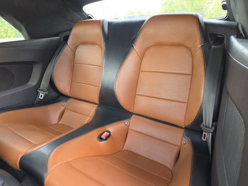 Used 2020 Ford Mustang Premium RWD image 18