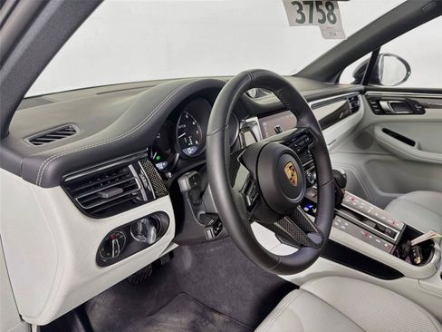 Certified 2026 Porsche Macan GTS AWD/4WD image 4