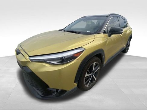 Used 2023 Toyota Corolla Cross AWD Hybrid w/ Convenience Package image 2