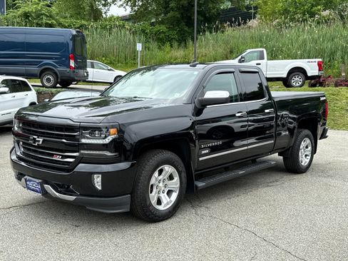 Used 2018 Chevrolet Silverado 1500 LTZ Z71 AWD/4WD image 3