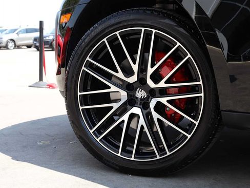 Used 2025 Porsche Macan S AWD/4WD image 56