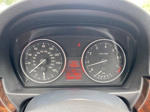 Used 2011 BMW 328i xDrive Sedan w/ Premium Pkg 2 AWD/4WD image 14