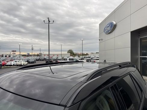 Used 2023 Ford Explorer XLT w/ Equipment Group 202A image 10