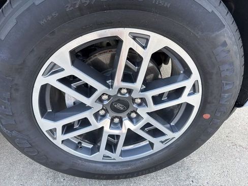 Used 2025 Ford Expedition Max Active RWD image 9