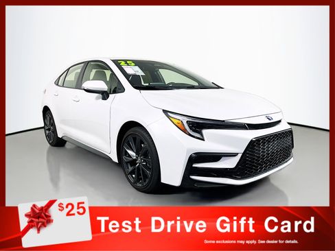 Used 2025 Toyota Corolla SE FWD image 1