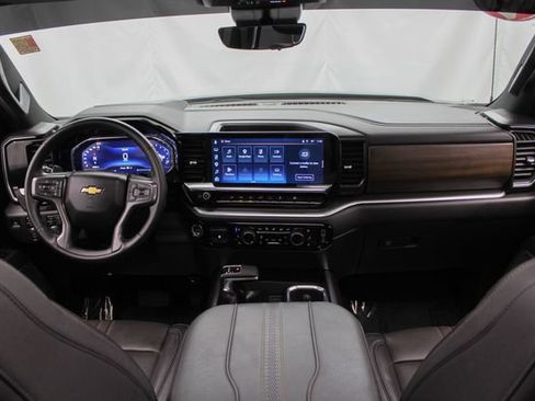Used 2025 Chevrolet Silverado 1500 High Country w/ High Country Premium Package AWD/4WD image 28