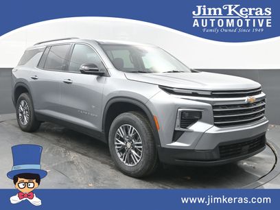 Used 2025 Chevrolet Traverse LT