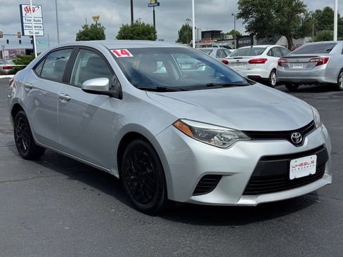 Used 2014 Toyota Corolla LE FWD image 3