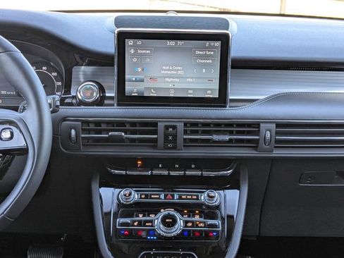 Certified 2022 Lincoln Corsair STANDARD w/ Equipment Group 101A image 18