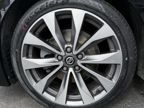Used 2020 Nissan Maxima Platinum w/ Sport Mat Group FWD image 10