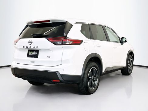 Used 2025 Nissan Rogue SV image 9