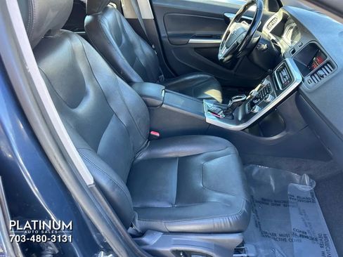 Used 2015 Volvo V60 T5 Premier image 11