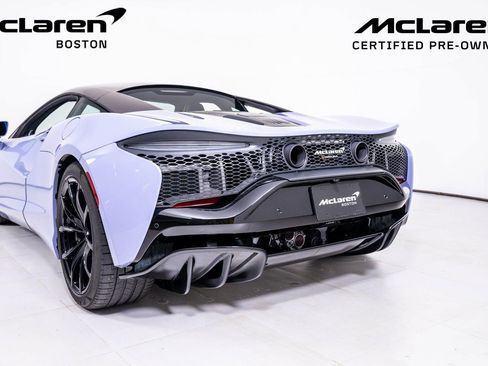 Used 2023 McLaren Artura image 10