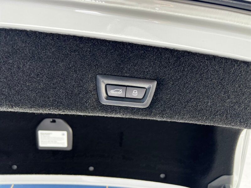 Used 2024 BMW i7 M70 AWD/4WD image 29