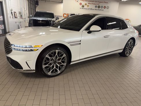 Used 2025 Genesis G90 3.5T image 2