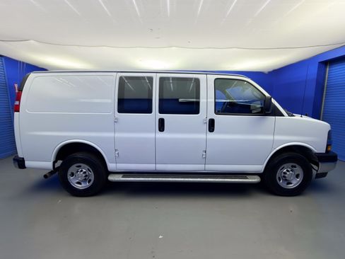 Used 2024 Chevrolet Express 2500 w/ Driver Convenience Package RWD image 7