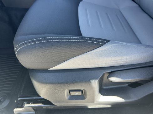 Used 2025 Toyota Tacoma TRD Sport AWD/4WD image 27