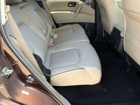 Used 2018 Nissan Armada Platinum w/ Interior Lighting Package RWD image 28