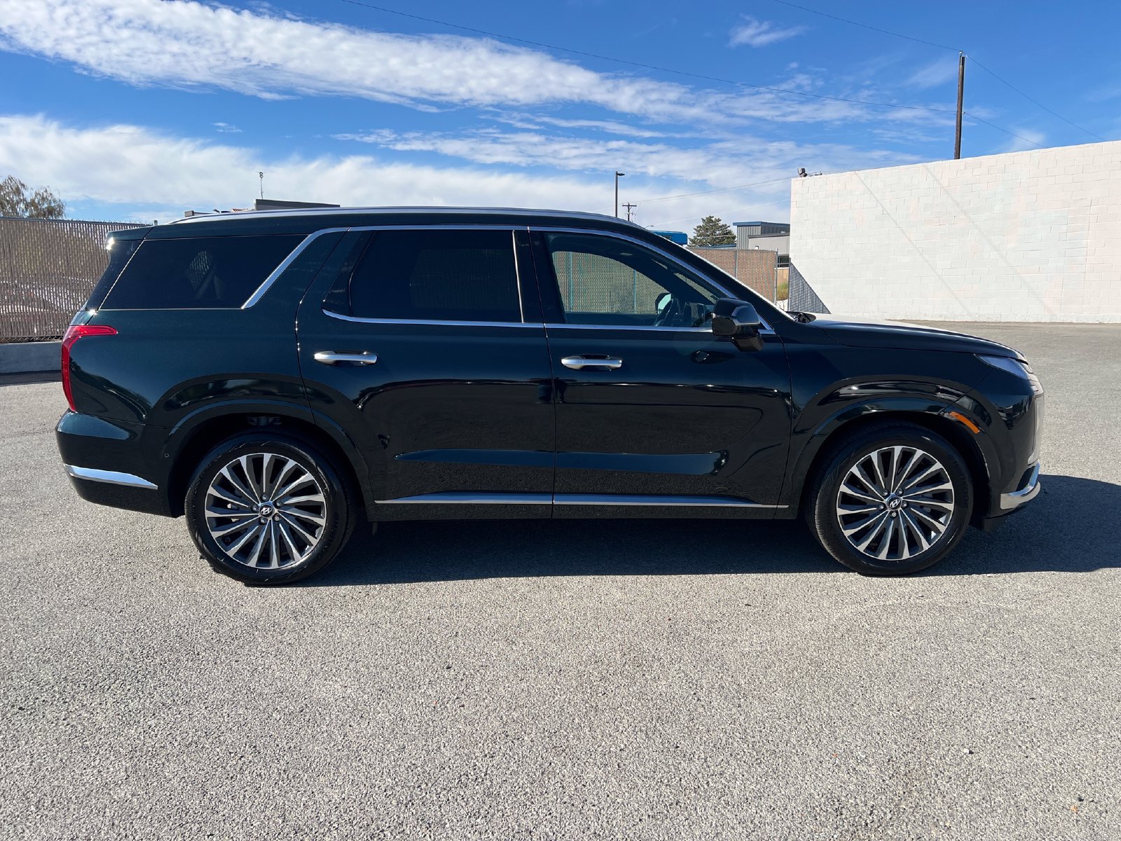 Certified 2024 Hyundai Palisade Calligraphy AWD/4WD image 2