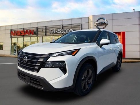 New 2026 Nissan Rogue SV w/ Cold Weather Package AWD/4WD image 2