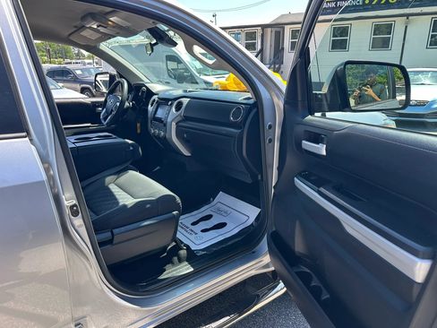 Used 2018 Toyota Tundra SR5 RWD image 12