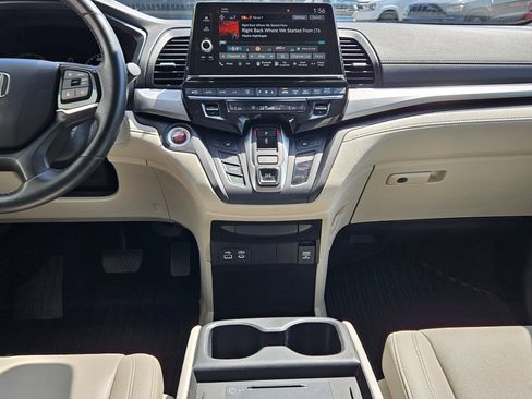 Used 2025 Honda Odyssey EX-L image 10
