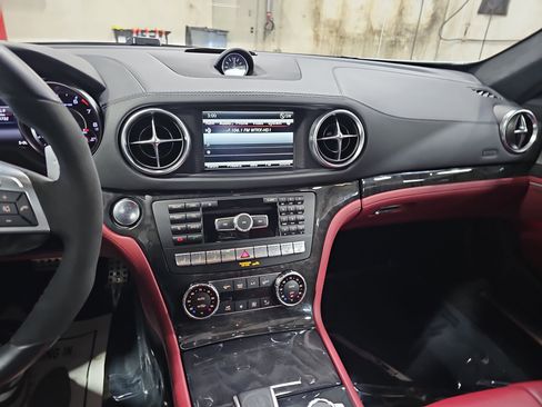 Used 2016 Mercedes-Benz SL 63 AMG image 18