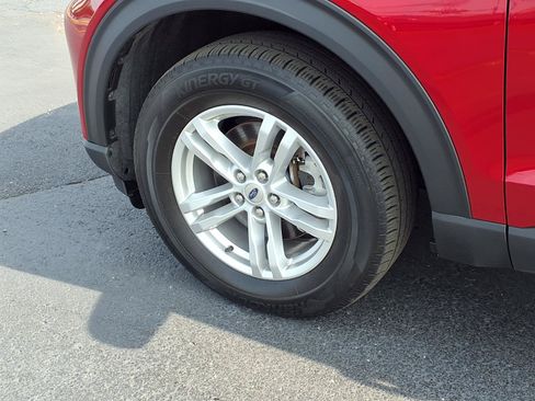 Used 2023 Ford Explorer XLT w/ Equipment Group 202A AWD/4WD image 30