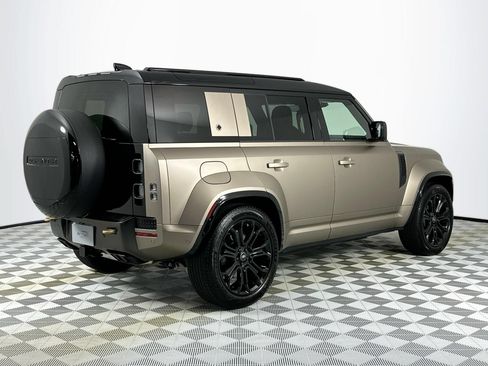 Used 2025 Land Rover Defender 110 AWD/4WD image 5