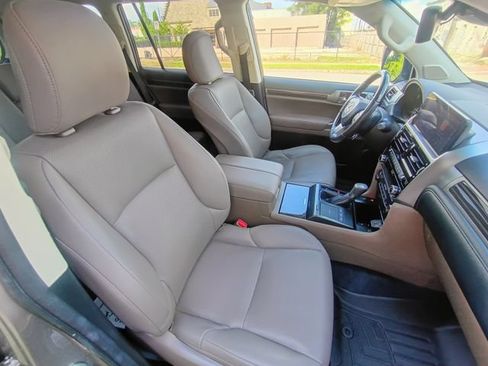 Used 2022 Lexus GX 460 Premium w/ Premium Package AWD/4WD image 46