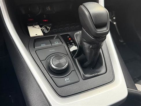 Used 2024 Toyota RAV4 XLE image 38