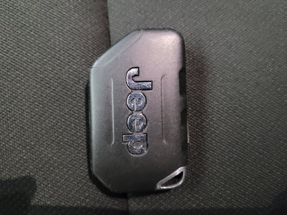 Used 2020 Jeep Wrangler Sport AWD/4WD image 32