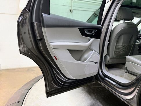 Used 2019 Audi Q7 3.0T Premium Plus image 16