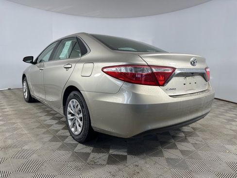 Used 2017 Toyota Camry LE image 3