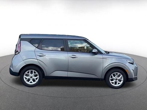 Used 2025 Kia Soul LX w/ LX Technology Package image 16