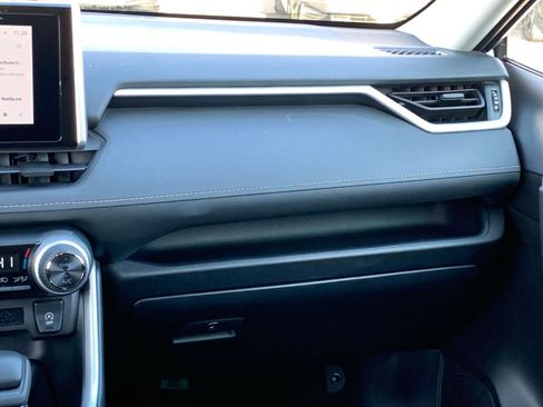 Used 2025 Toyota RAV4 XLE image 36