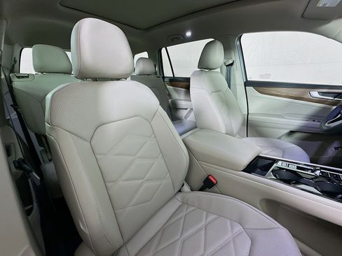 New 2026 Volkswagen Atlas SE image 28