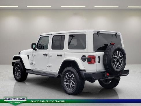 Used 2024 Jeep Wrangler Sahara w/ Safety Group image 9
