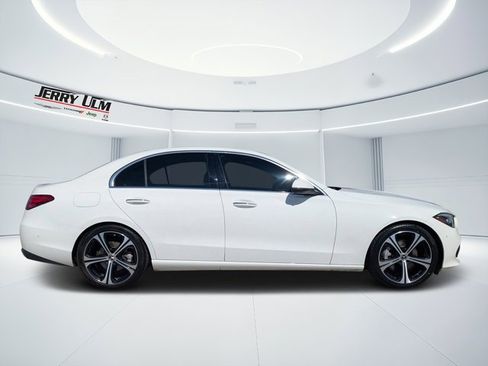 Used 2022 Mercedes-Benz C 300 Sedan image 3